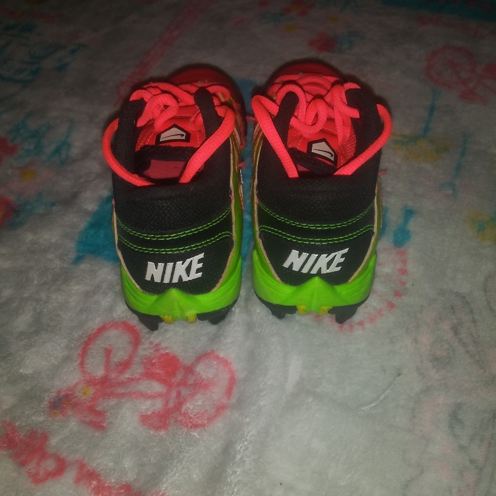 Baseball/softball cleats